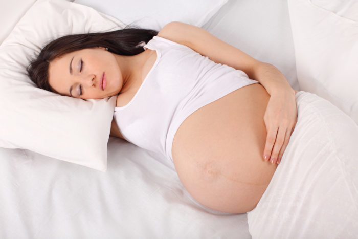 गर्भवती होने पर पेट के बल सोना