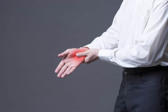 कलाई का दर्द कार्पल टनल सिंड्रोम का इलाज करें