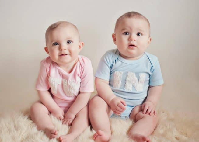 आईवीएफ से गर्भवती जुड़वाँ बच्चे