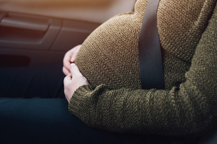 कार से गर्भवती हो