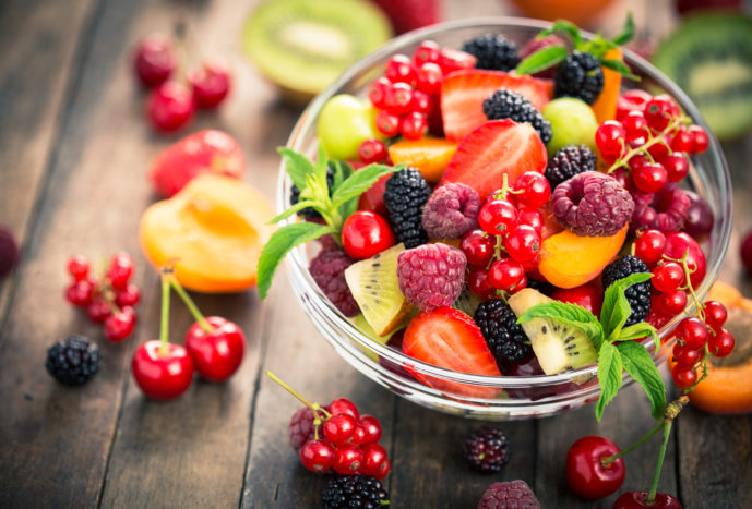 स्वास्थ्यप्रद फल खाएं