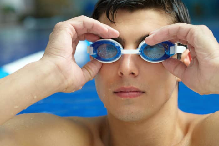 तैराकी चश्मे का उपयोग करने का महत्व