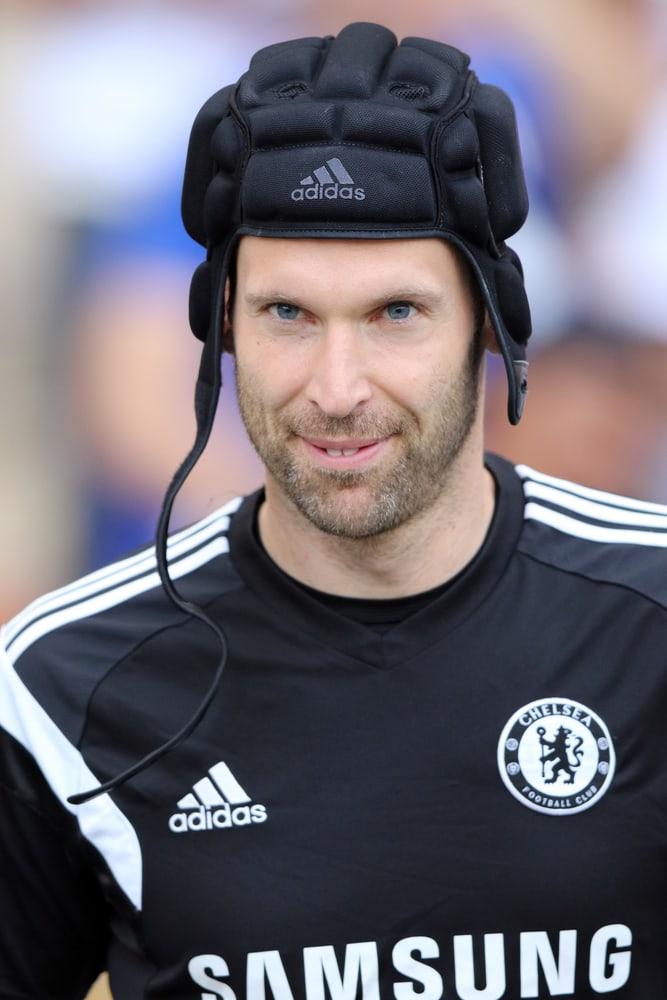पीटर Cech सिर में चोट