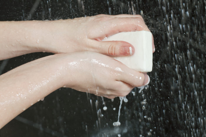 नहाने के साबुन से त्वचा को नुकसान पहुंचता है