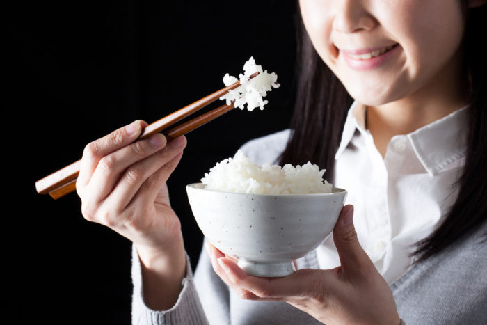 सफेद चावल खाएं