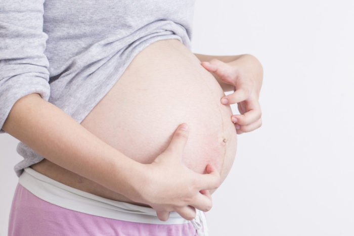गर्भावस्था के दौरान खुजली वाली त्वचा का कारण बनता है
